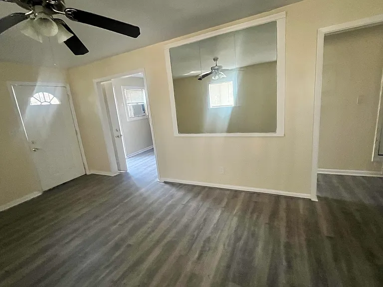 1886 Phillips Ave #B — Photo 3