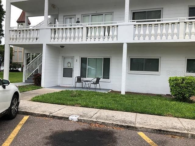 1st image of 2428 Columbia Dr APT 2