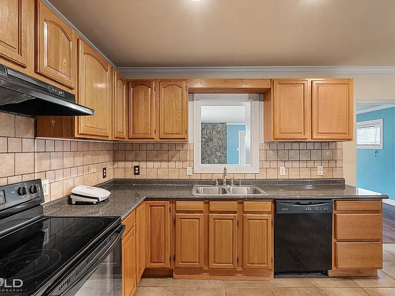 2726 W Cavett Dr — Photo 8