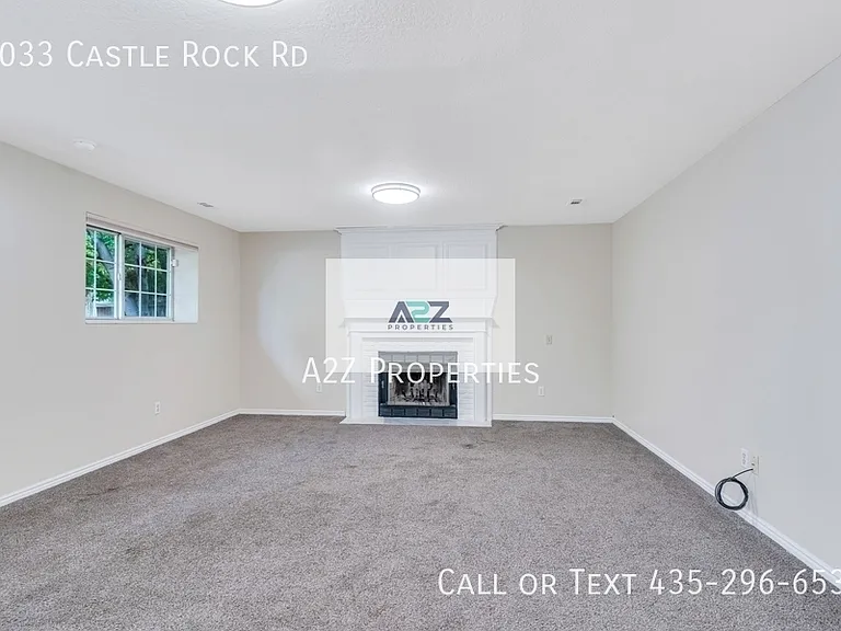 1033 E Castle Rock Rd — Photo 15