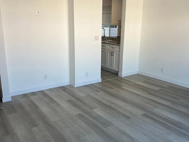 5139 Maplewood Ave #103 — Photo 19