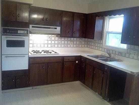 2nd image of 7815 Ivandale Dr