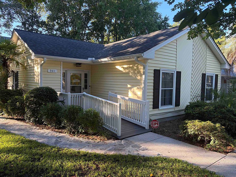 1st image of 301 Stratford Pl.