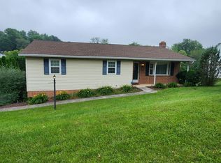 2 Bath Dallastown Shl, Dallastown, PA 17313