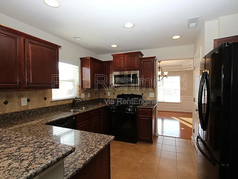 637 Abbey Village Cir — Photo 7