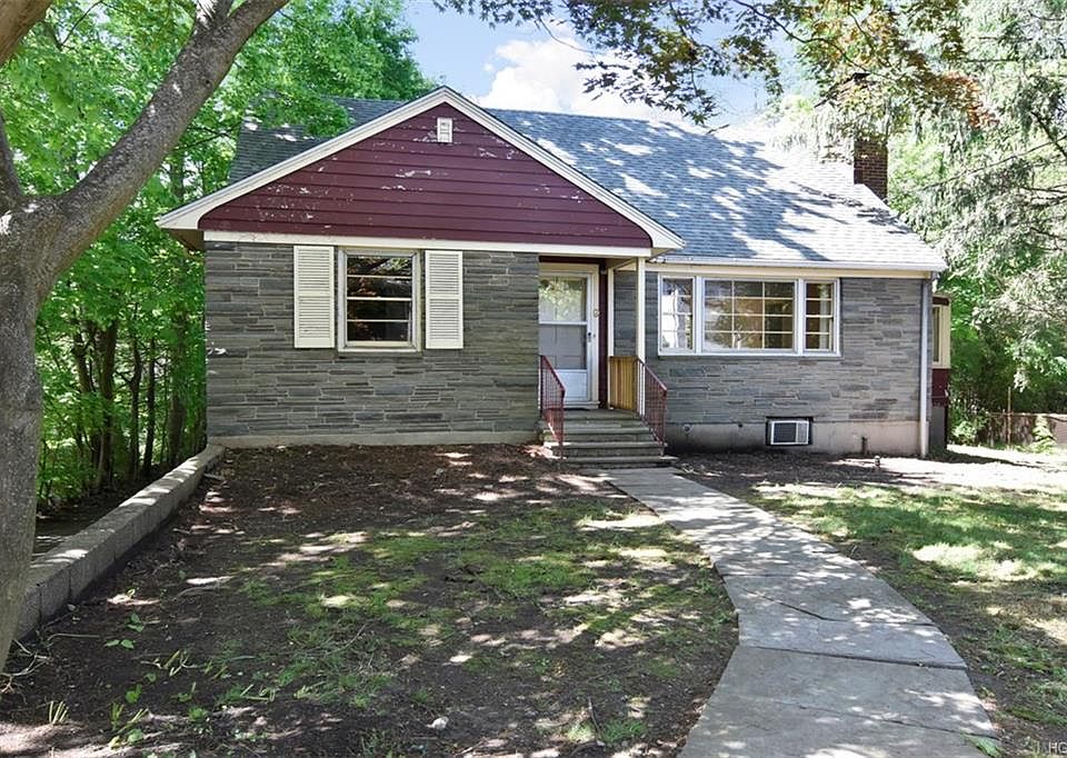 1st image of 9 Saxon Woods Park Dr