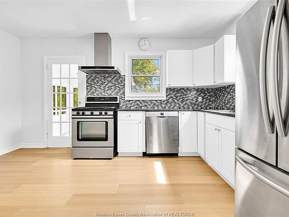 5th image of 2778 Princess Ave