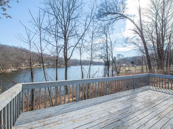 33 S Shore Dr, Wantage Twp., NJ 07461