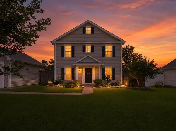 303 Seneca River Dr, Summerville, SC 29485