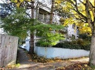 9010 Henderson Pl SW APT 202, Seattle, WA 98106