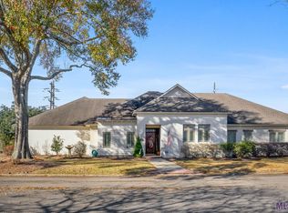 1350 Country Club Dr, Baton Rouge, LA 70806