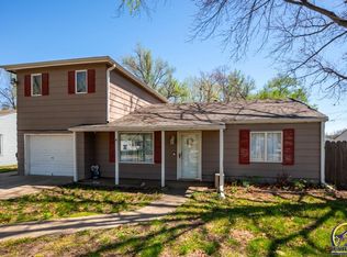 2620 SW Morningside Rd, Topeka, KS 66614