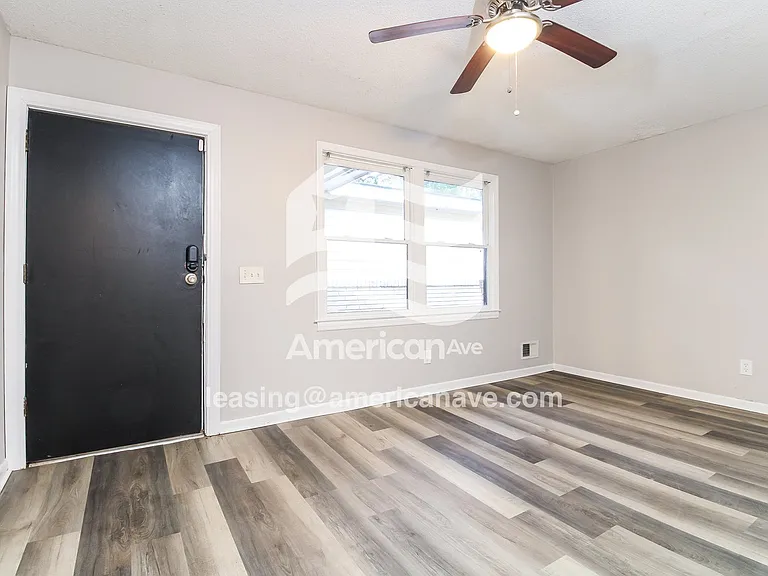9552_002_living_room_3.jpg