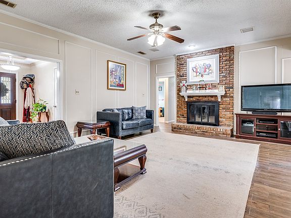 4th image of 722 Corinthian Pl