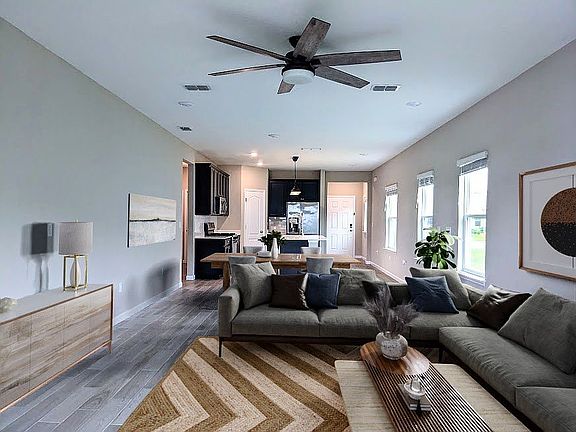 5th image of 54 Crystal Crest Ln