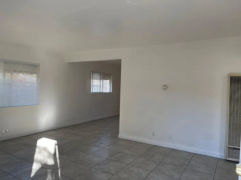 1343 Poplar St — Photo 6