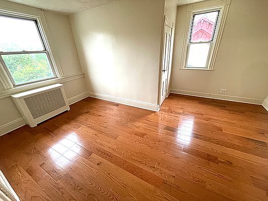 4th image of 26-09 9th St #2