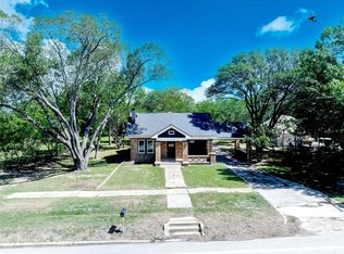 506 W San Saba St, Wortham, TX 76693