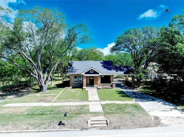 506 W San Saba St, Wortham, TX 76693