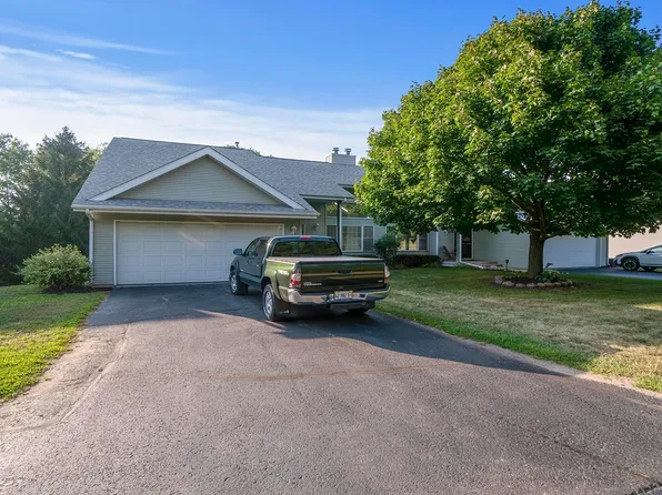 812 Metz Ln, Rockton, IL 61072