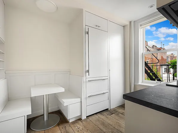 92 Perry St APT 11, New York, NY 10014