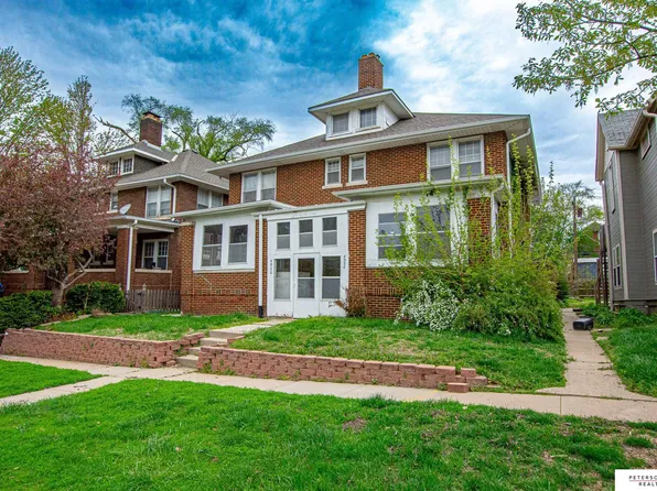 4934-4936 Davenport St, Omaha, NE 68132