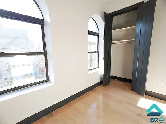 Rented by EXR | media 18