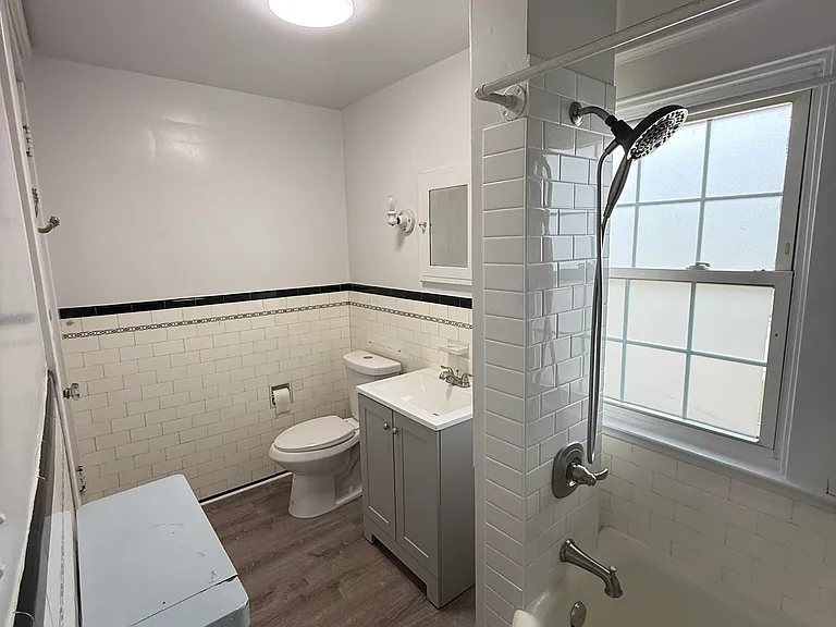 1004 Leeds Ave #1 — Photo 8
