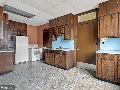 KITCHEN AND DINING ROOM 
