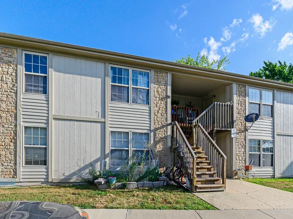 903 S Edgebrook Ln, Olathe, KS