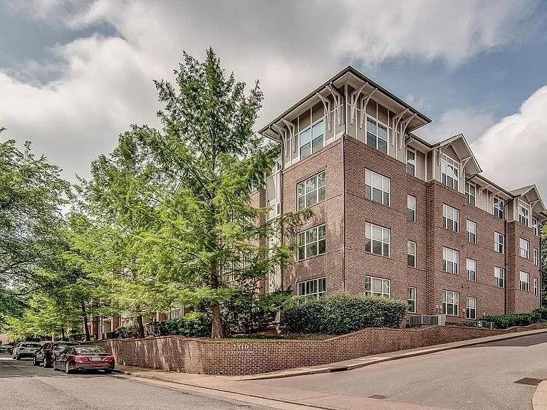 2310 Elliott Ave #109 — Photo 26
