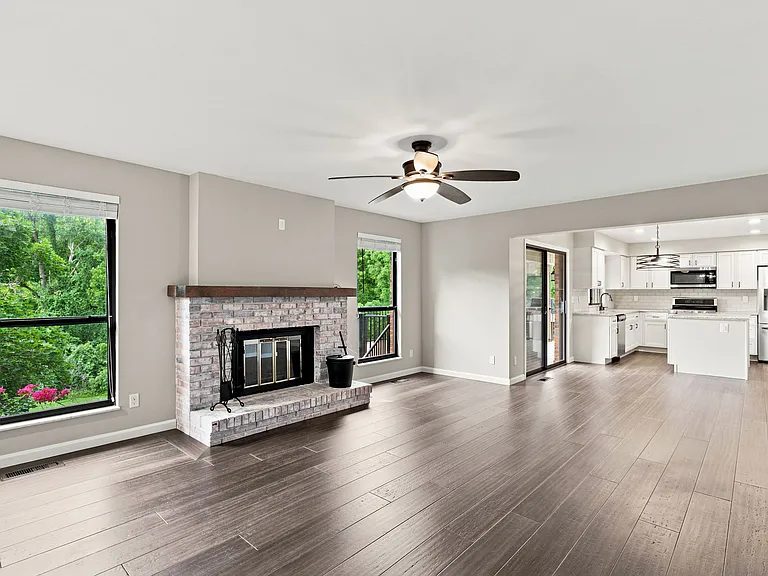 4874 Vermilion Dr — Photo 9