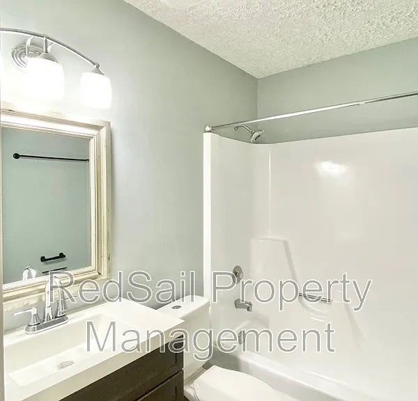 1449 Longdale Dr — Photo 11