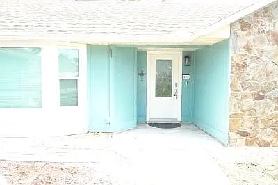 422 Avocado Ave — Photo 2