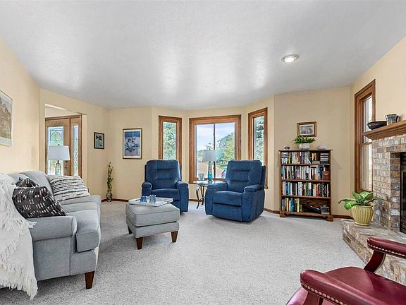 2nd image of 1925 Dordona Dr