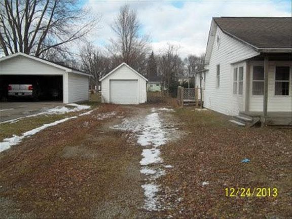 4th image of 291 E Elm St