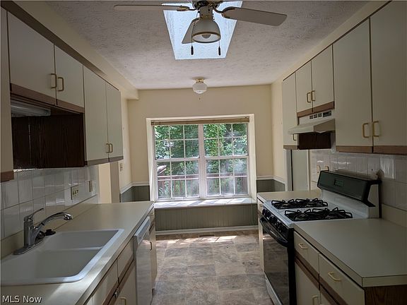 4th image of 3352 Brookside Ln