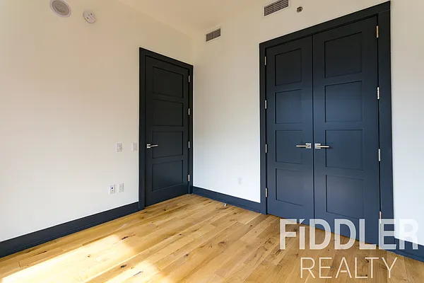 Rented by The KCI Group | media 4