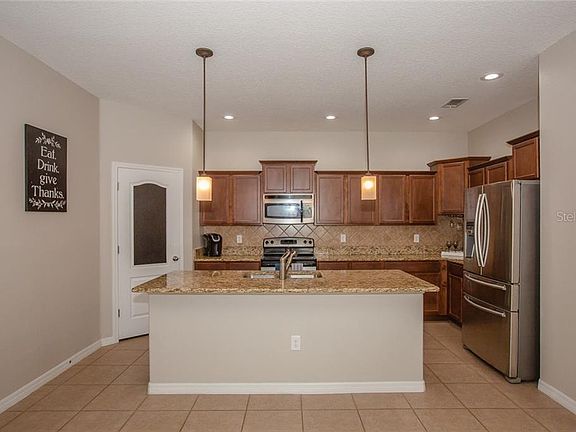 4th image of 2935 Carrickton Cir