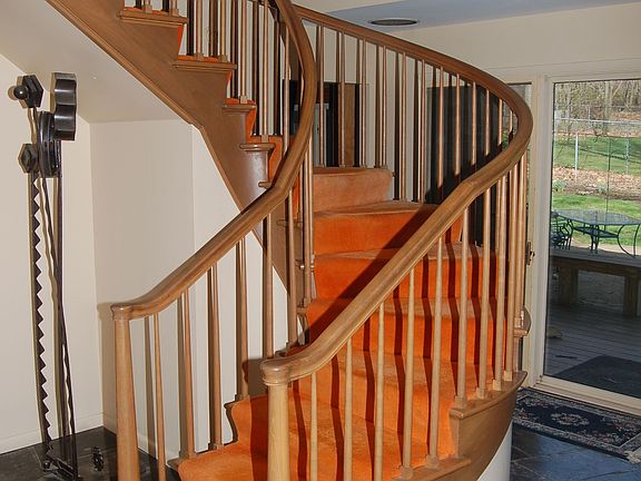FOYER CIRCULAR STAIRS