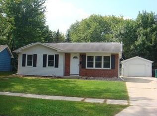 1327 Alabama Ln, Ames, IA 50014
