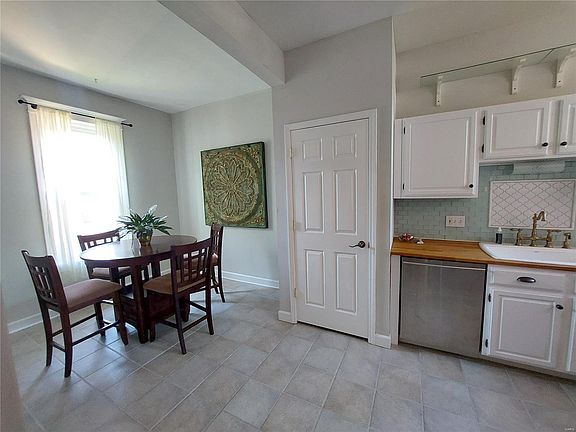 4th image of 4953 McPherson Ave #53F