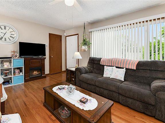 4th image of 1431 N 64th Ter