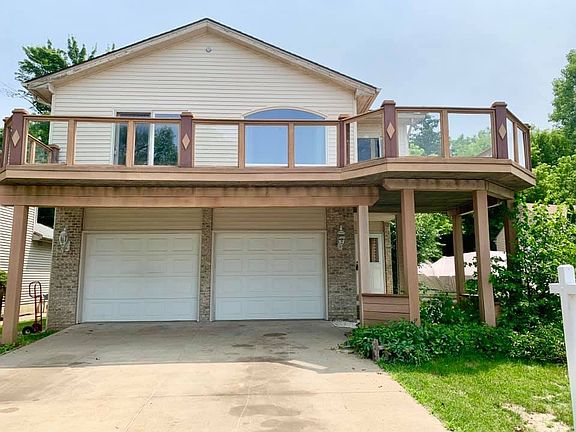 5th image of 1517 E Lake Dr