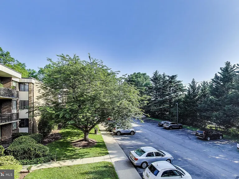 9820 Georgia Ave #301 — Photo 18
