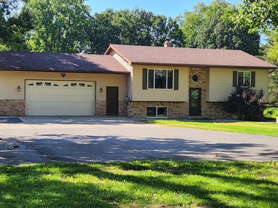 1128 S Vassar Rd, Burton, MI, 48509