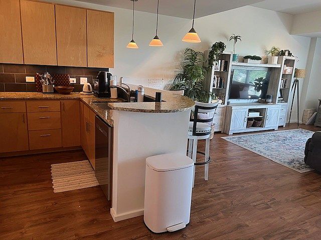 1st image of 301 N Neil St APT 806