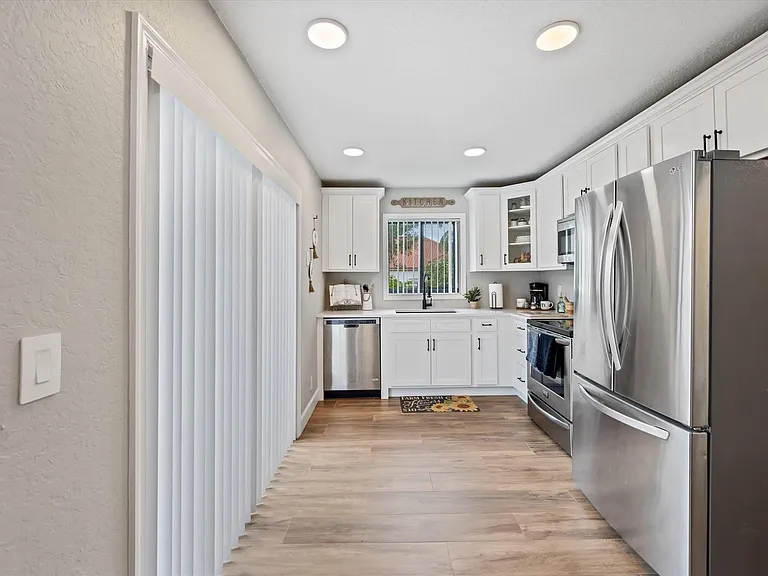 13745 Yarmouth Dr — Photo 10