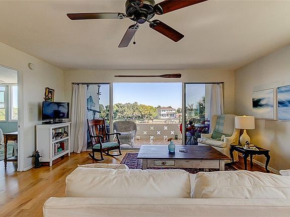 5th image of 1365 Snell Isle Blvd NE APT 3F