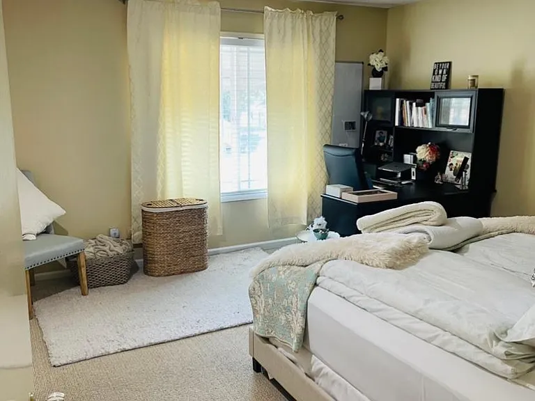 1427 SW 66th Ave — Photo 16